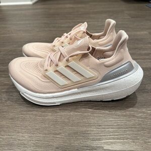 Adidas Women ULTRABOOST LIGHT W HQ8600 sz 8.5, 9
